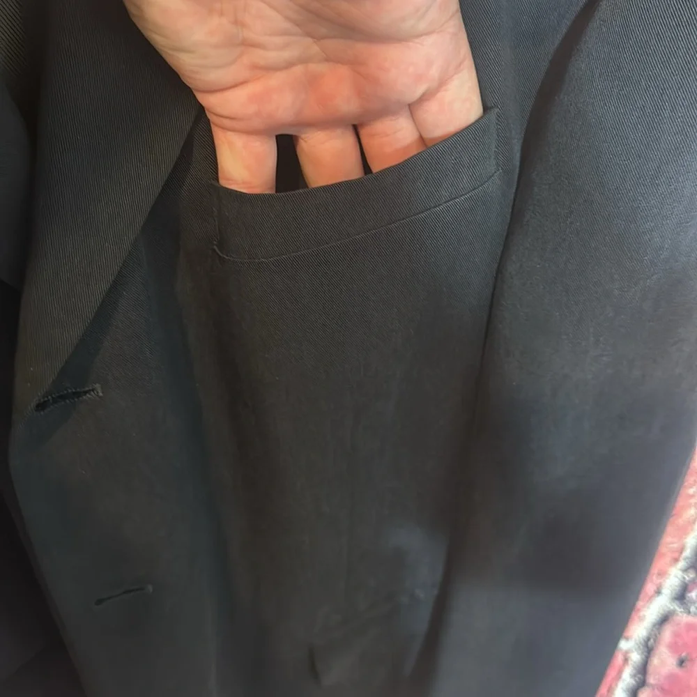 Oscar de la Renta used excellent
